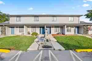 featured image of 1900 Highview Rd