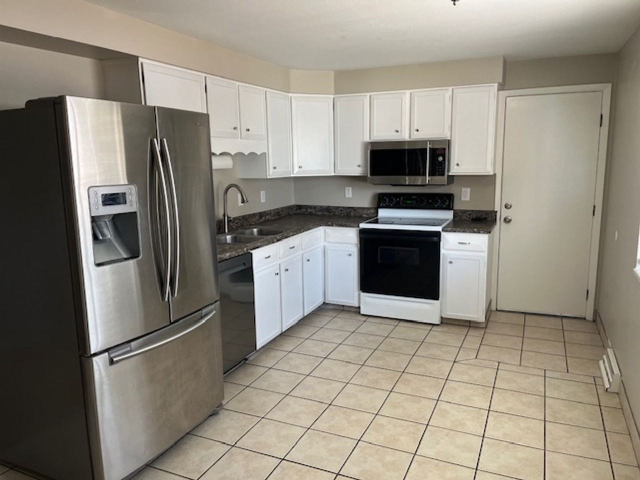 1009 Kane Dr - Photo 7 of 37