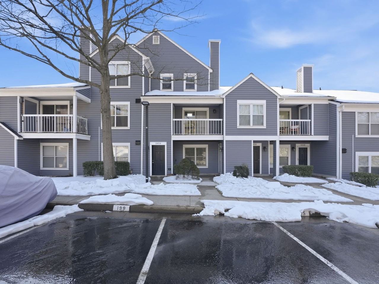 5854 Orchard Hill Ct