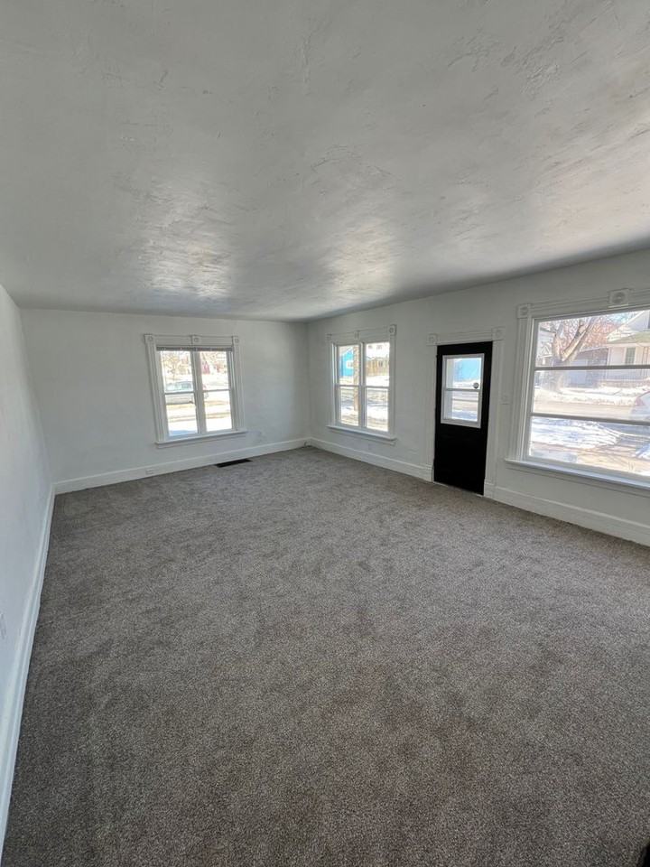 1321 Church St - Photo 4 of 18