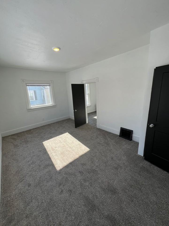 1321 Church St - Photo 6 of 18