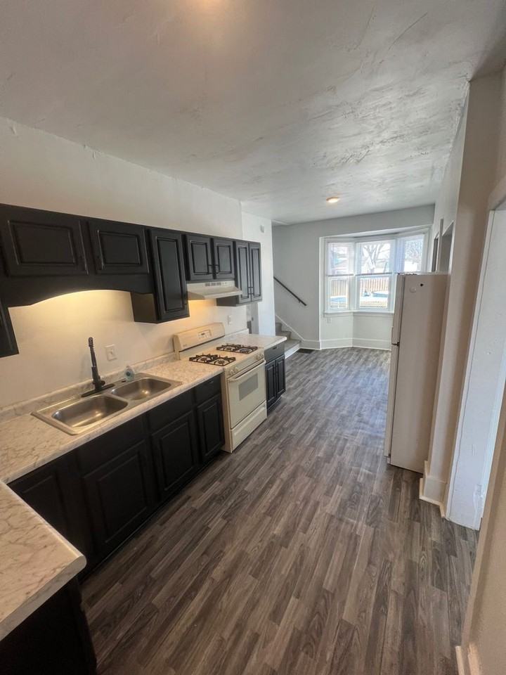 1321 Church St - Photo 2 of 18