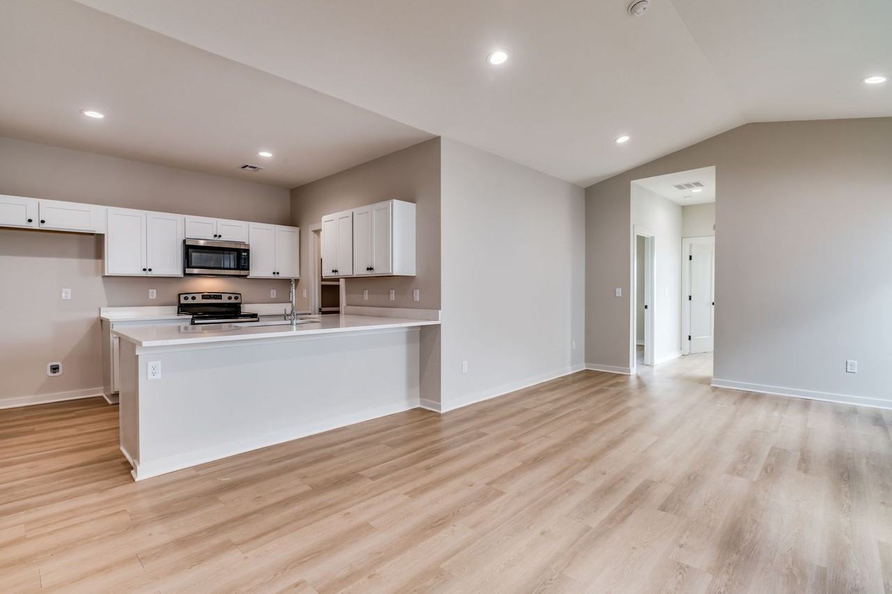 124 N Gowen St - Photo 4 of 21
