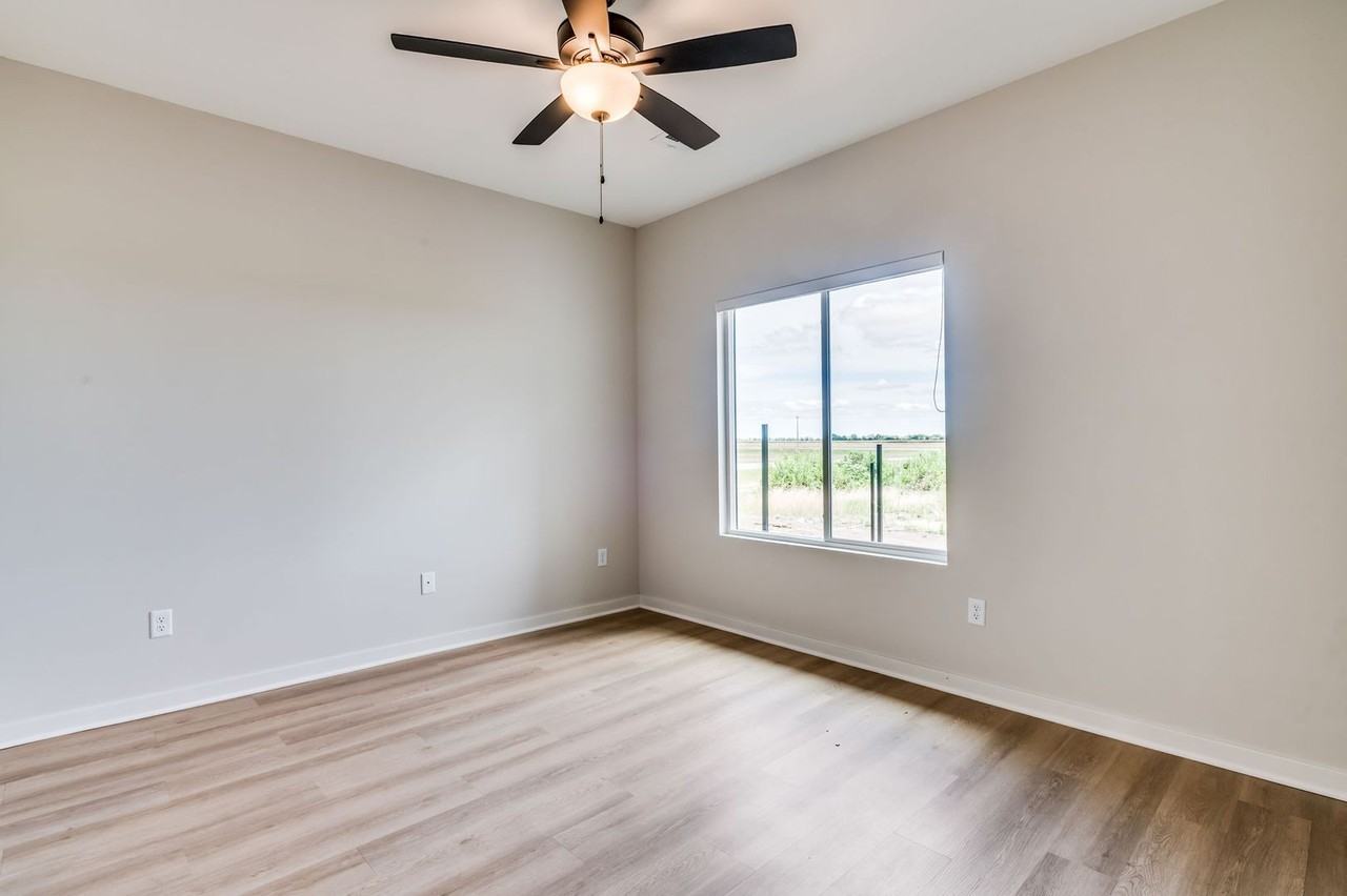 124 N Gowen St - Photo 7 of 21
