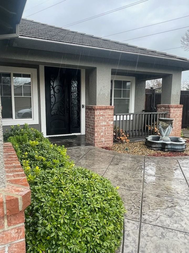 5156 Abbey Dr - Photo 2 of 12