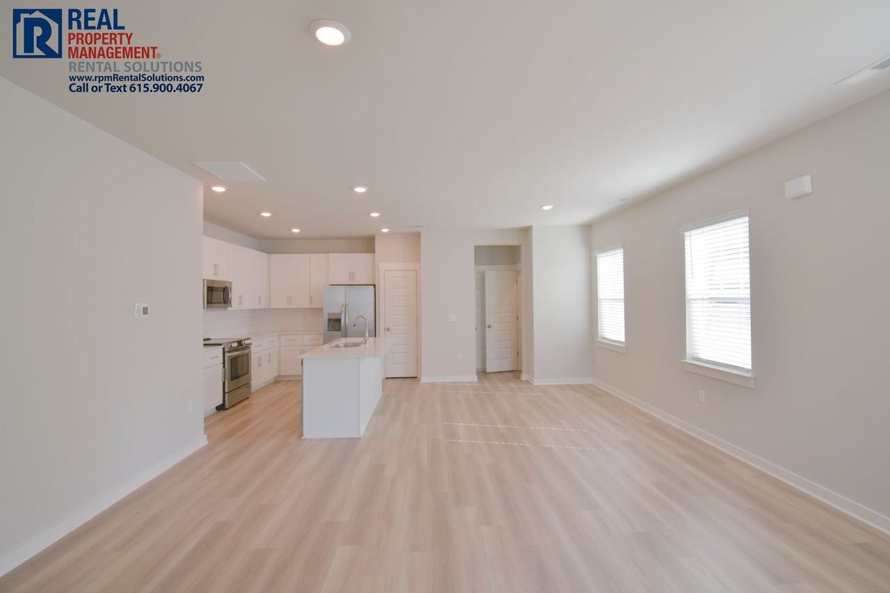 311 Lydia Dr - Photo 4 of 29