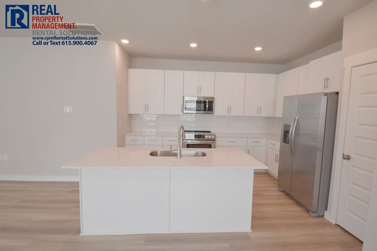 311 Lydia Dr - Photo 5 of 29