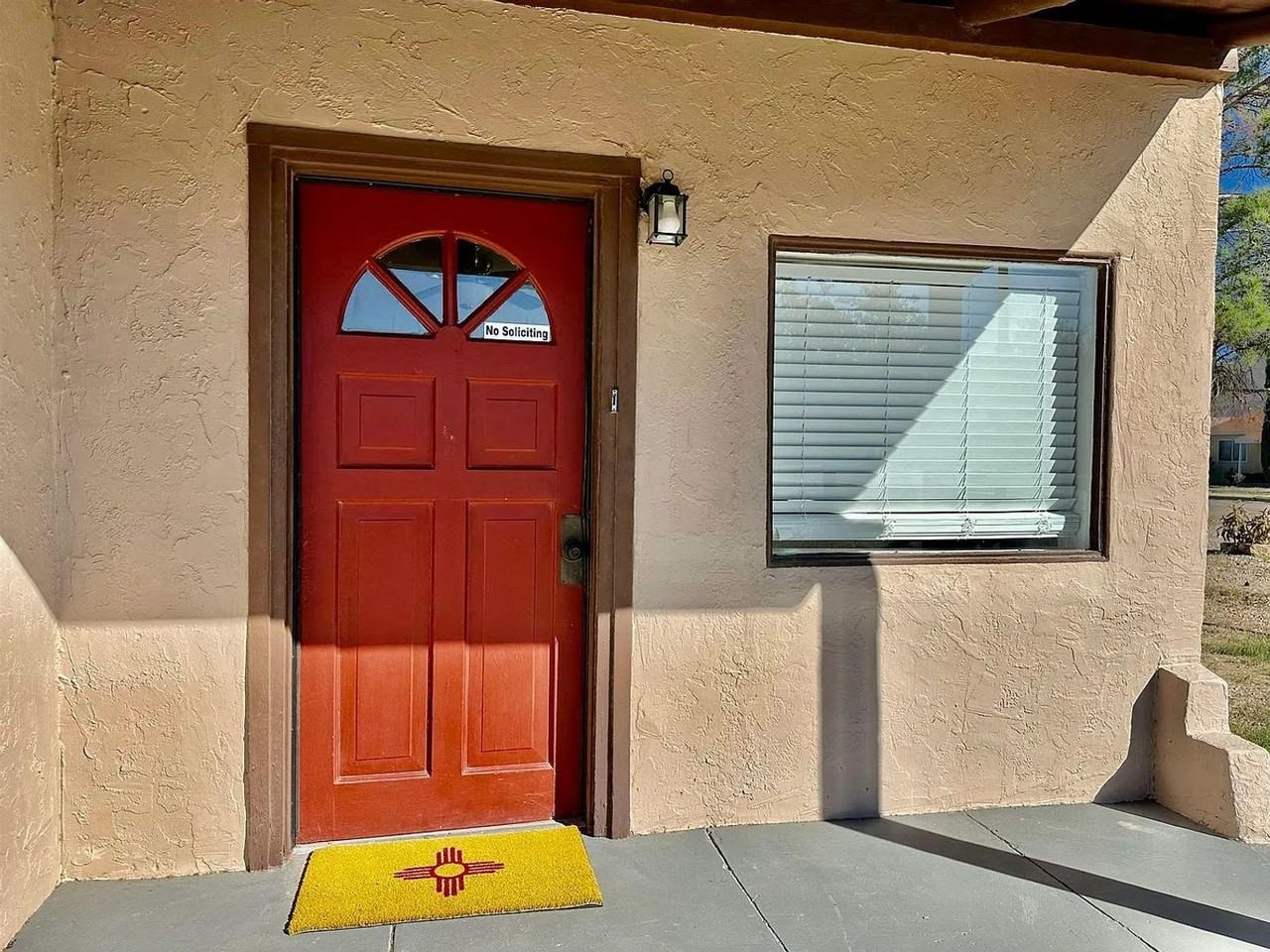 819 15th St - Photo 5 of 37