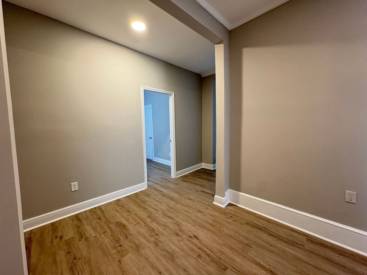 603 Montgomery St - Photo 2 of 14