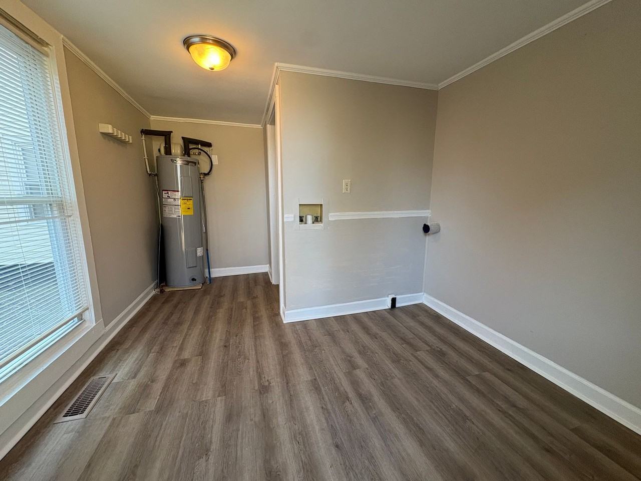 603 Montgomery St - Photo 7 of 14