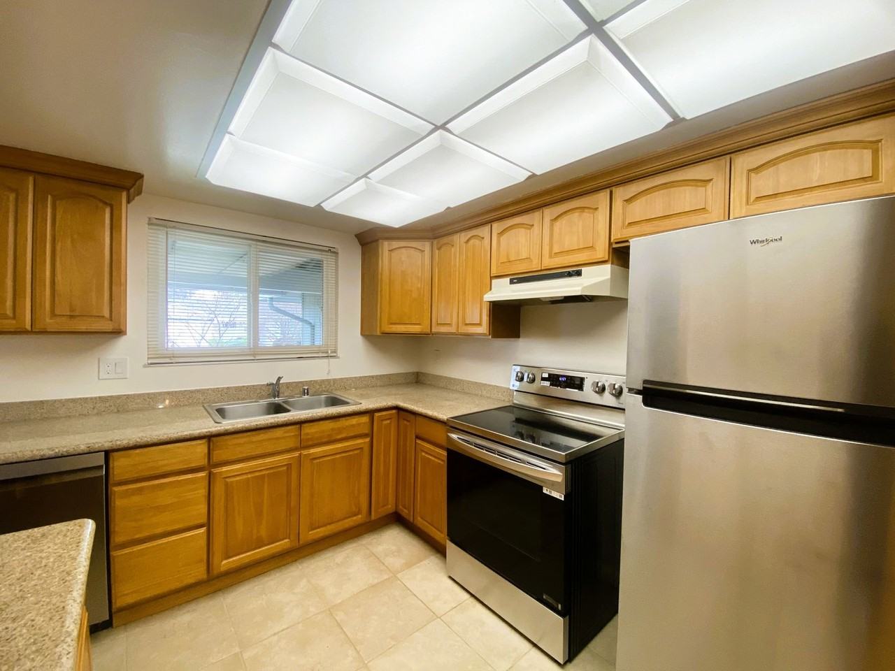 4860 Porter St - Photo 5 of 15