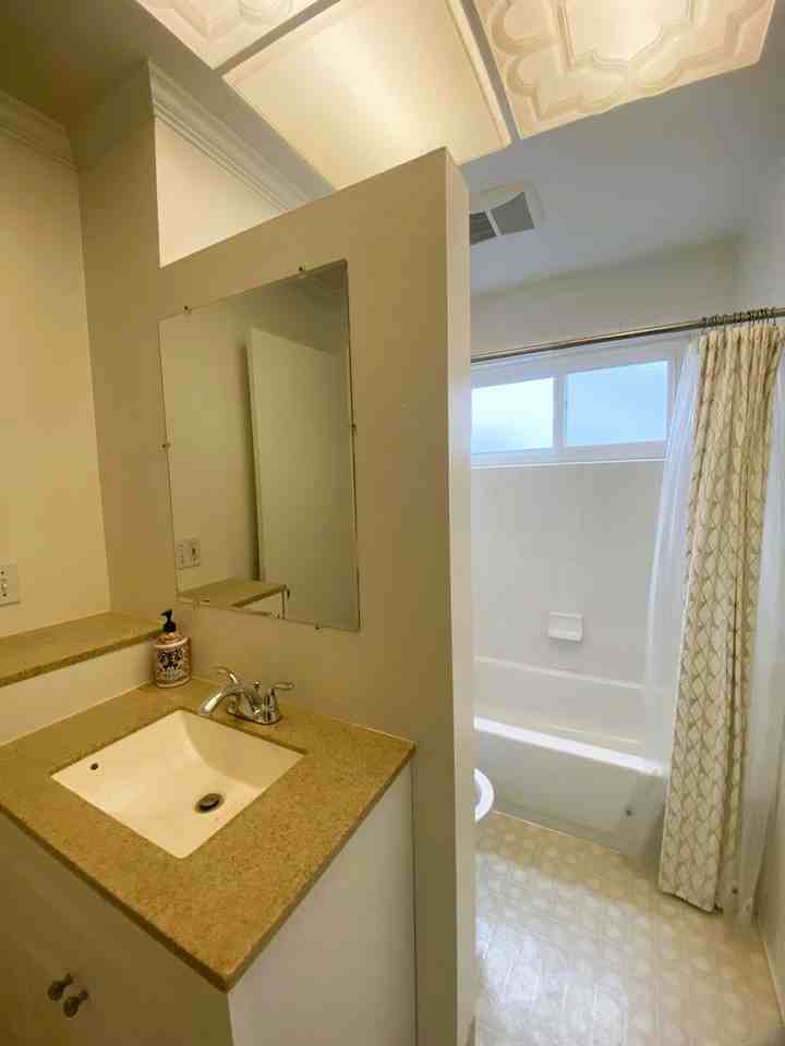 4860 Porter St - Photo 7 of 15