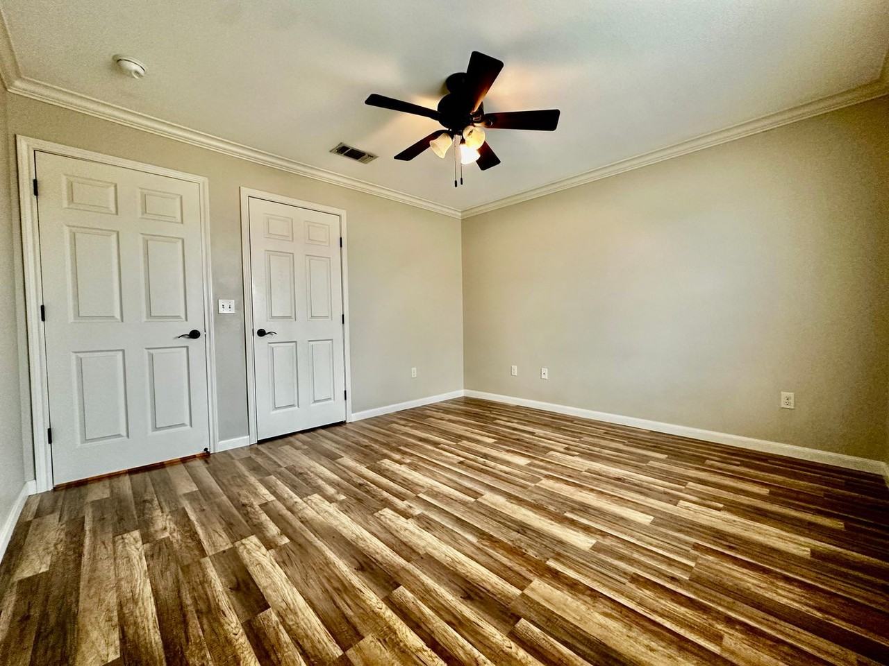 2910 Memorial Blvd - Photo 5 of 10