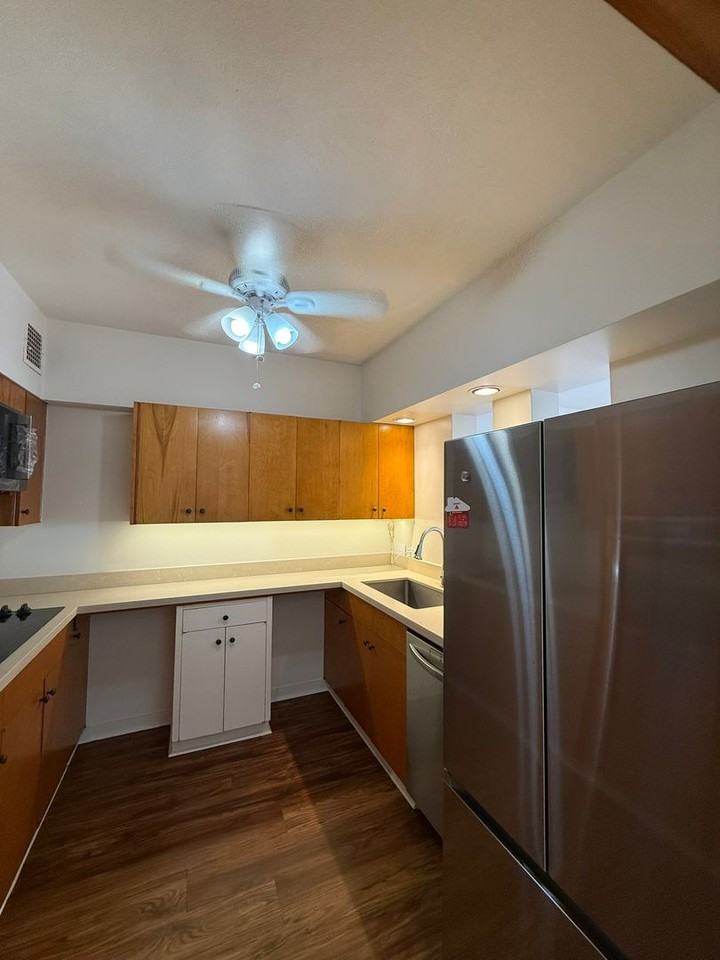 1001 Wilder Ave #802 - Photo 3 of 19