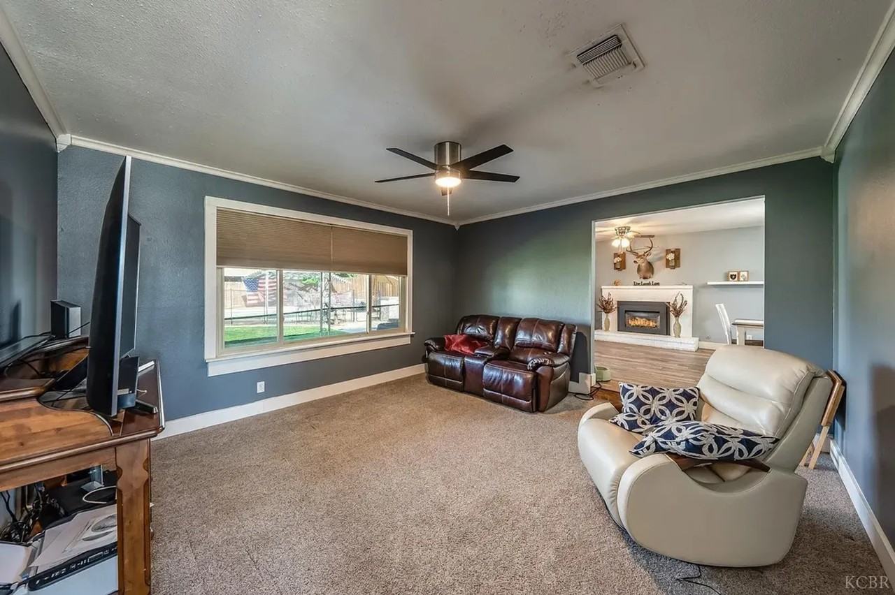 299 Spruce Pl - Photo 5 of 21