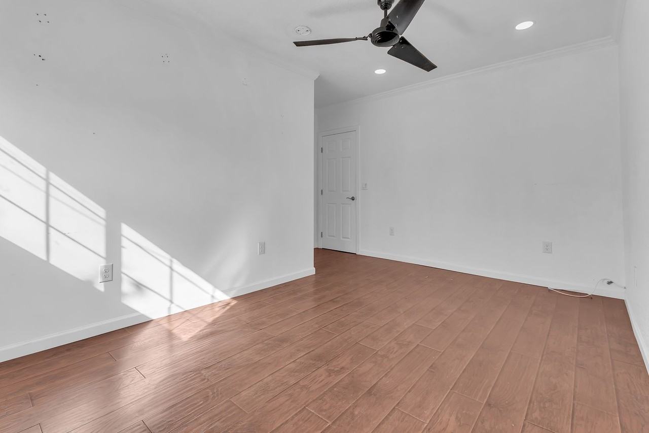 5246 N Gareloch Ave - Photo 2 of 15