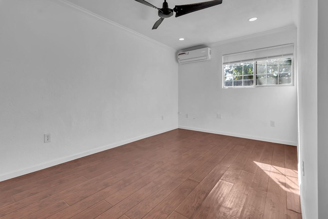 5246 N Gareloch Ave - Photo 3 of 15