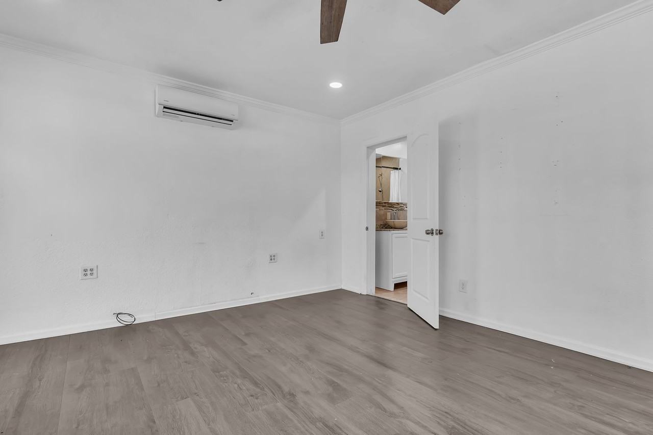 5246 N Gareloch Ave - Photo 6 of 15