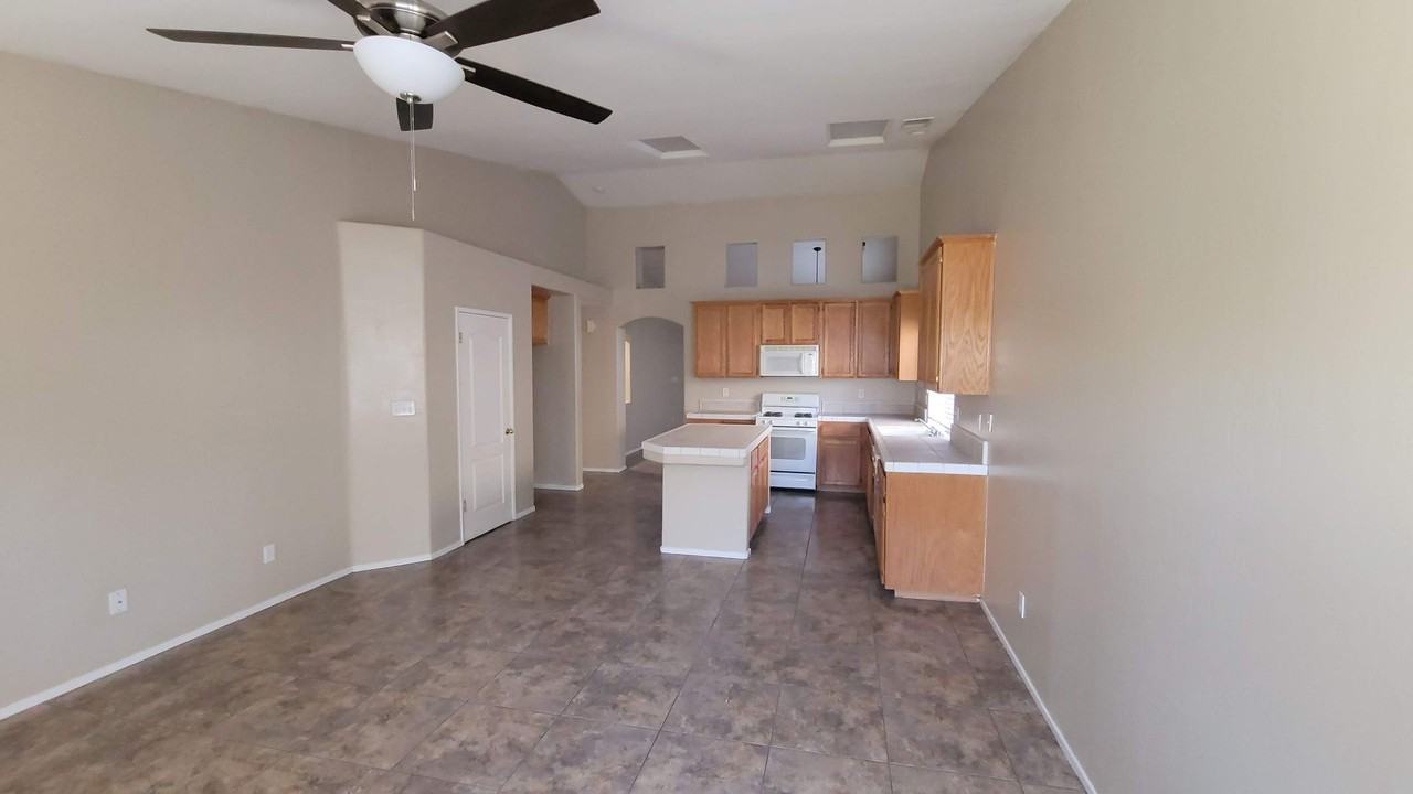 10408 Starlight Peak Dr - Photo 3 of 12