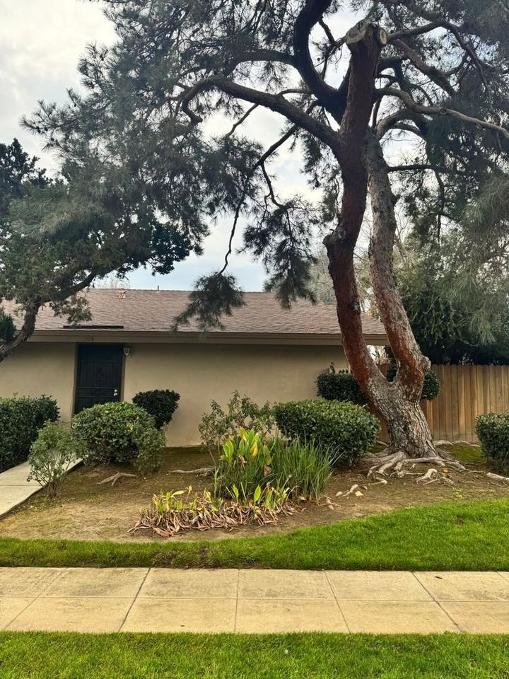 4814 E Rialto Ave #106 - Photo 2 of 27