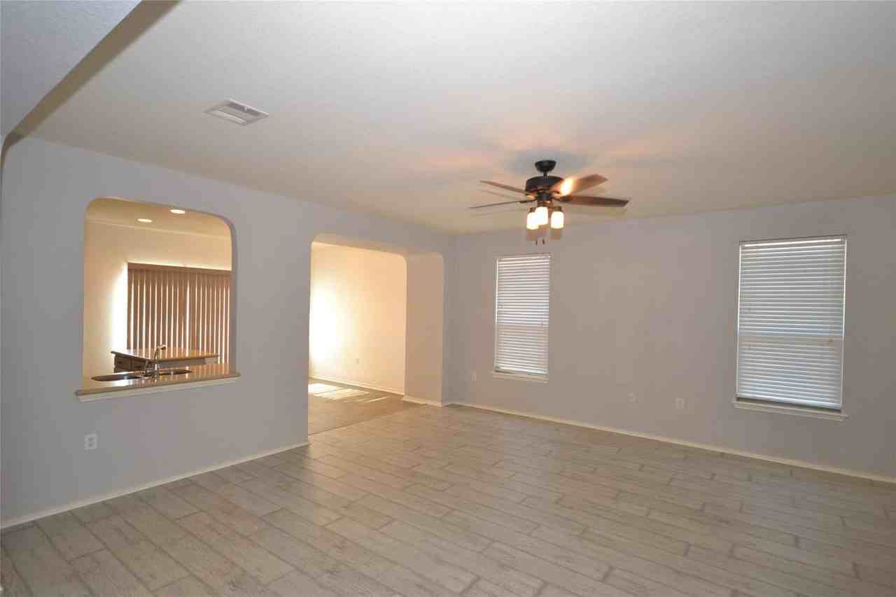 5801 Ann Jene Ct - Photo 4 of 16