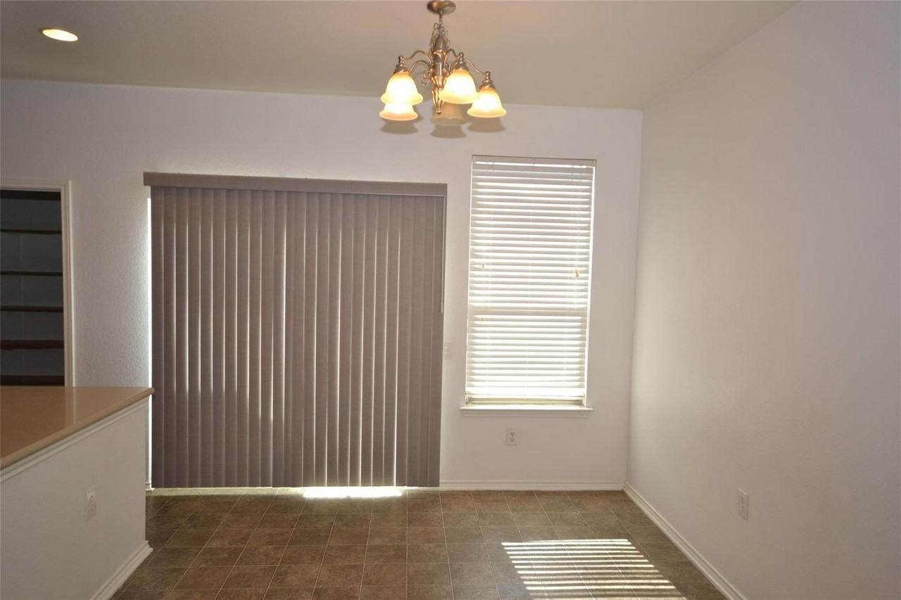 5801 Ann Jene Ct - Photo 7 of 16