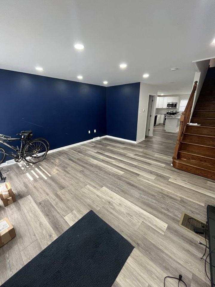 1119 E Hewson St - Photo 2 of 15