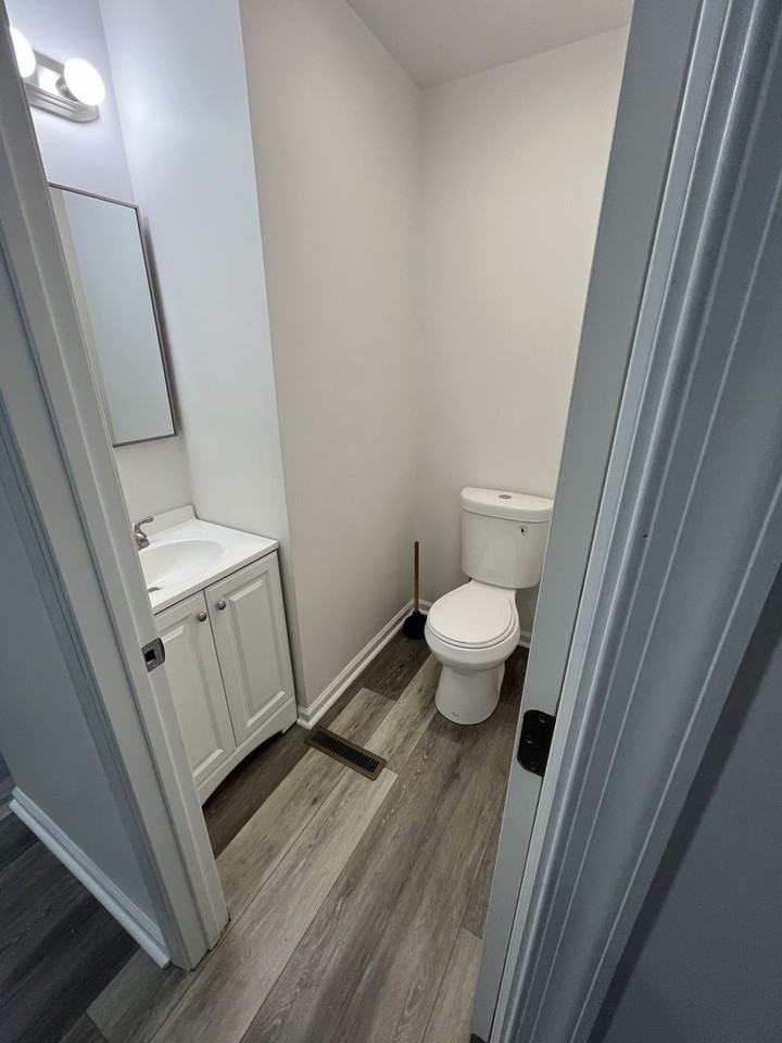 1119 E Hewson St - Photo 6 of 15