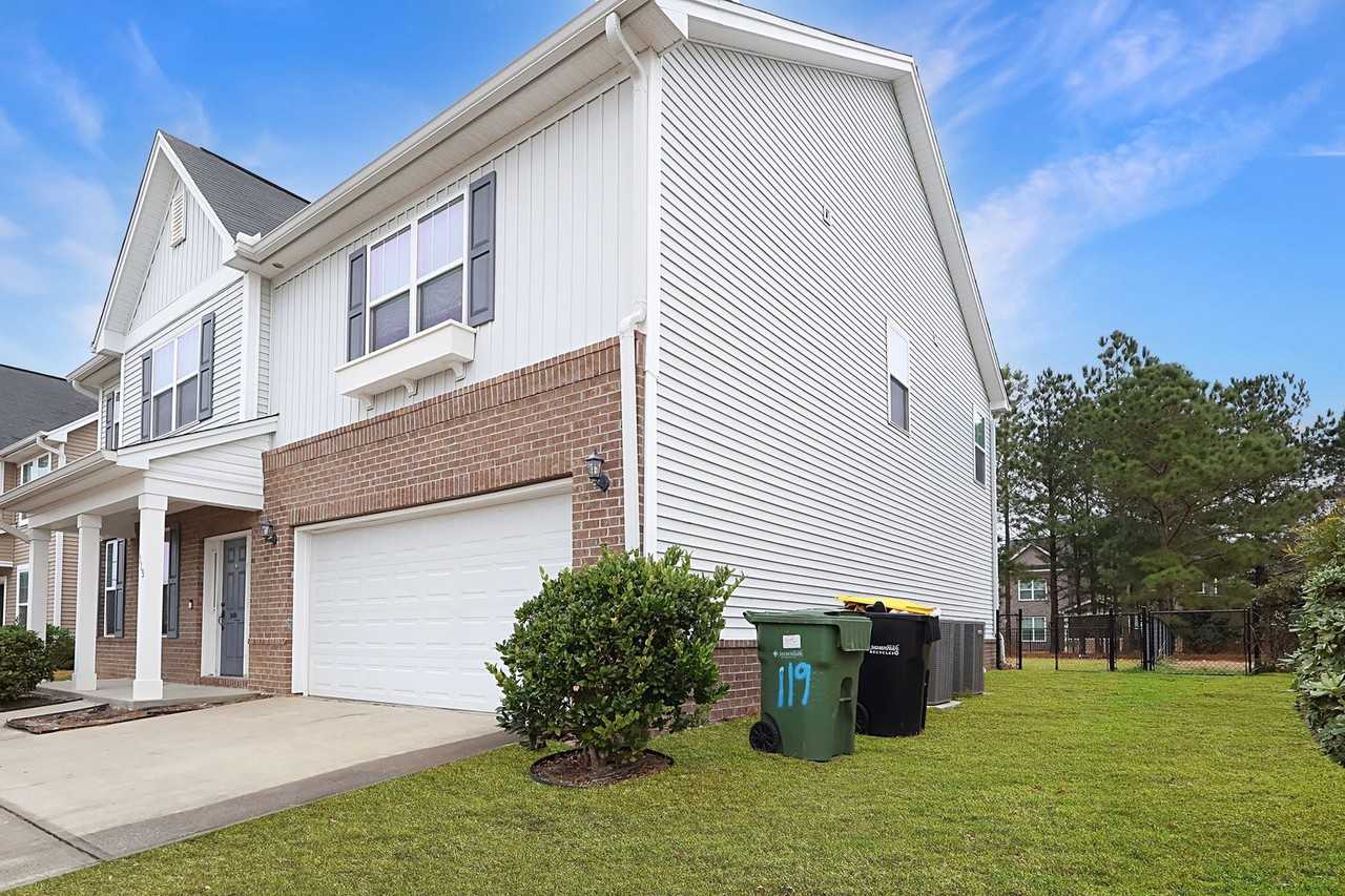 119 Winslow Cir - Photo 3 of 50