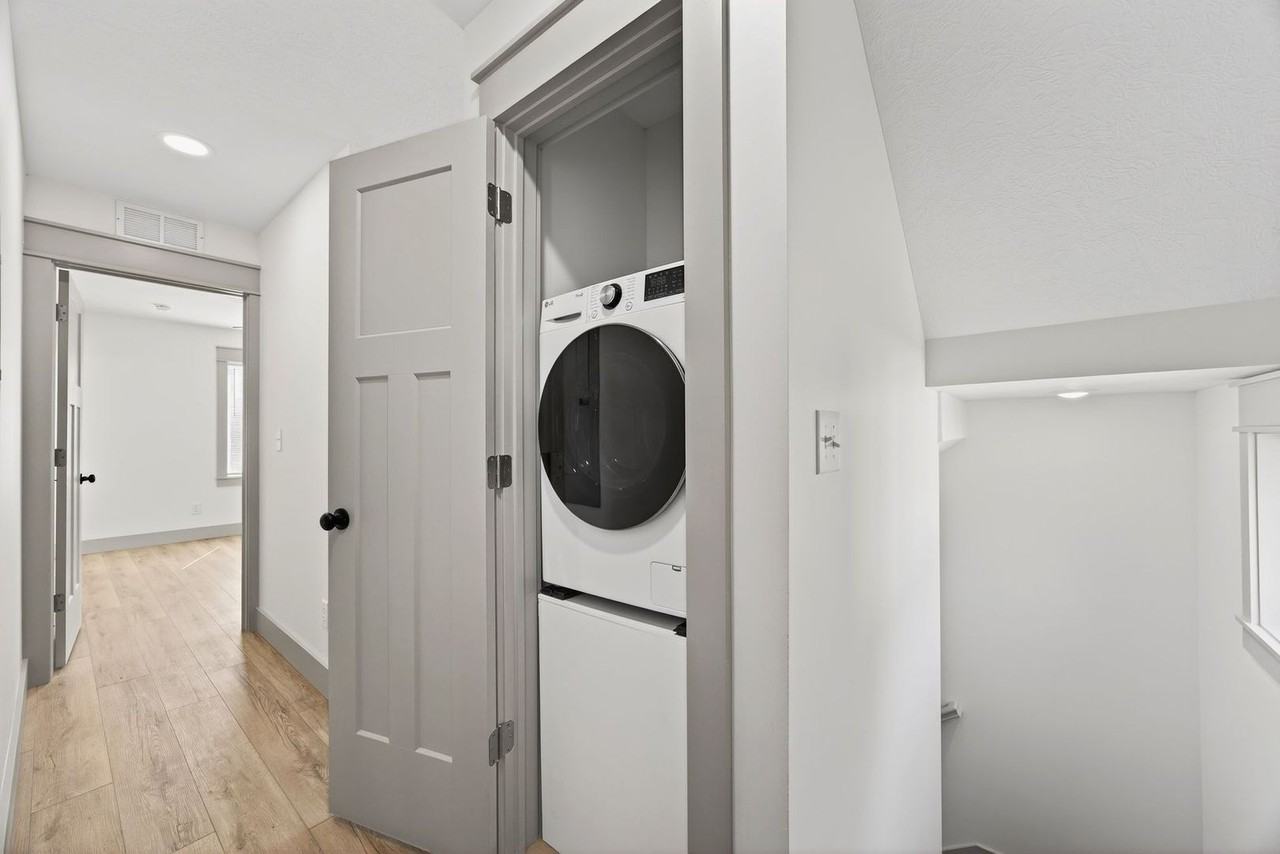 422 E Cottage Grove - Photo 6 of 20