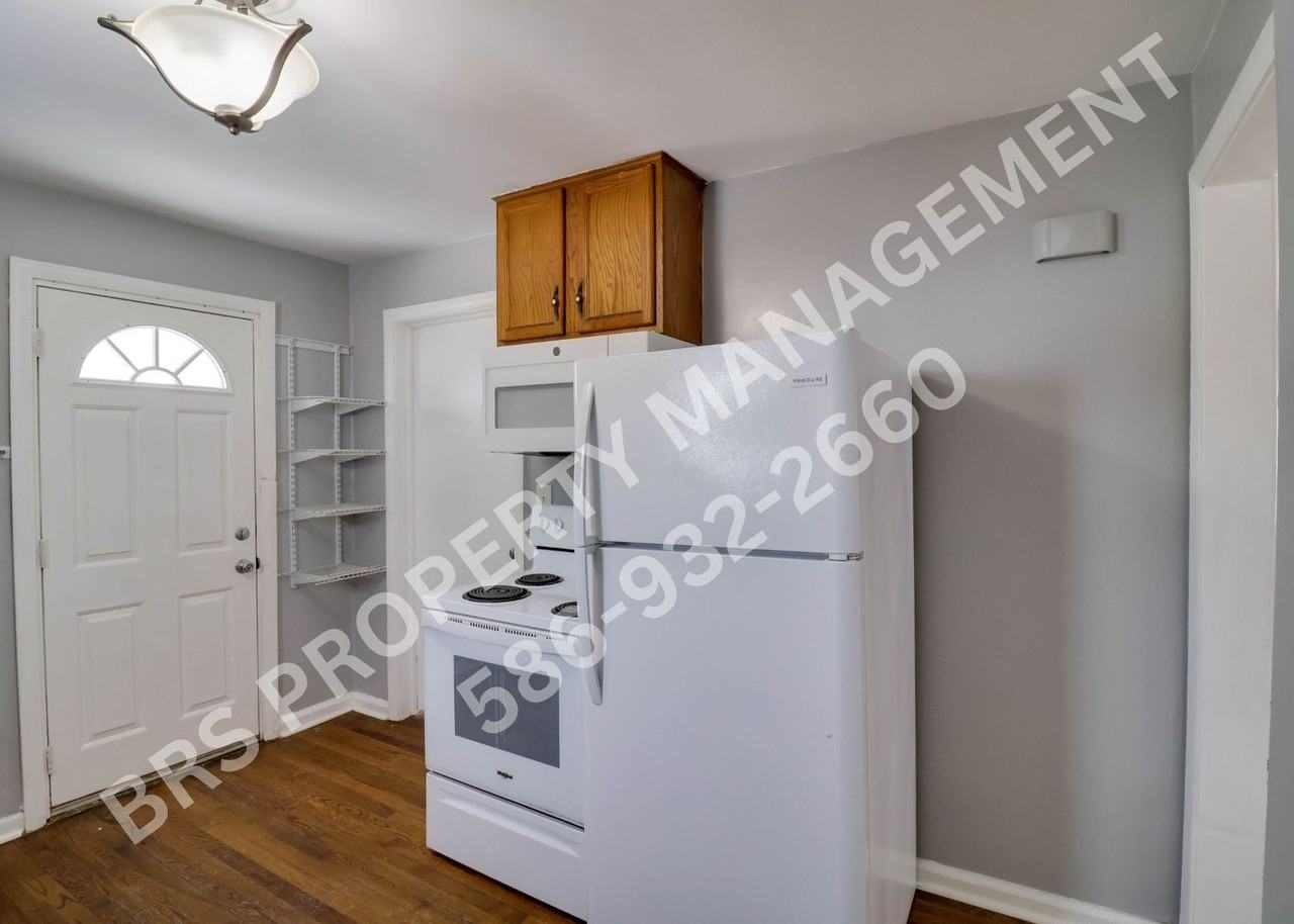 1621 E 11 Mile Rd - Photo 6 of 17