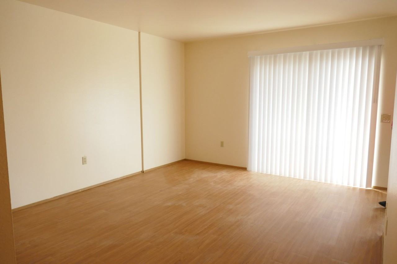 510 Jetty St - Photo 2 of 11