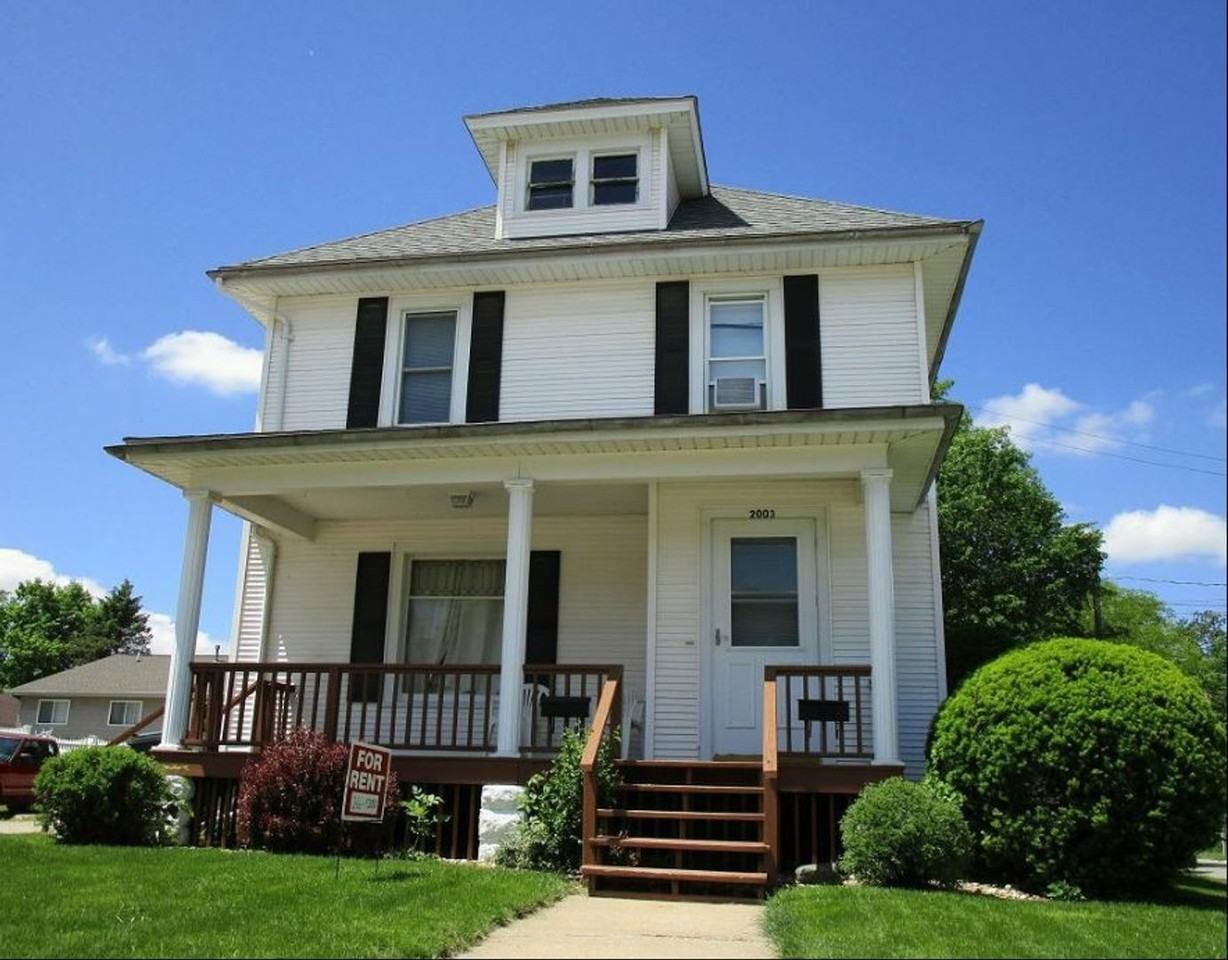 2003 Main St - Photo 2 of 2