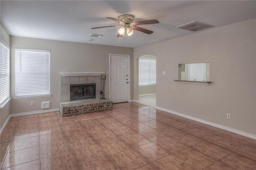 19223 Twin Buttes Dr - Photo 4 of 12