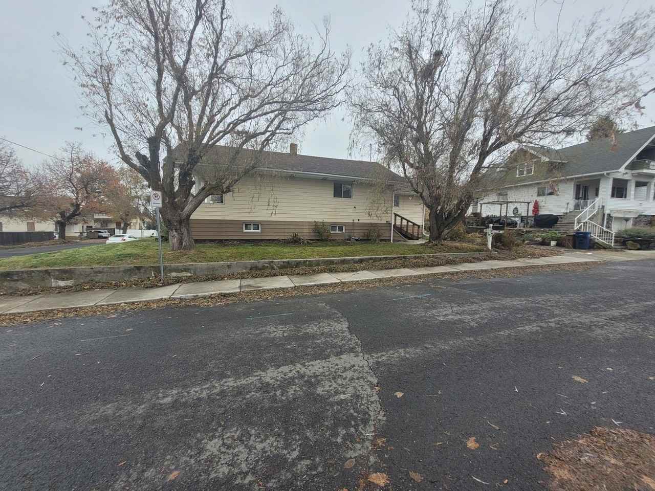 604 E Hartson Ave - Photo 4 of 20