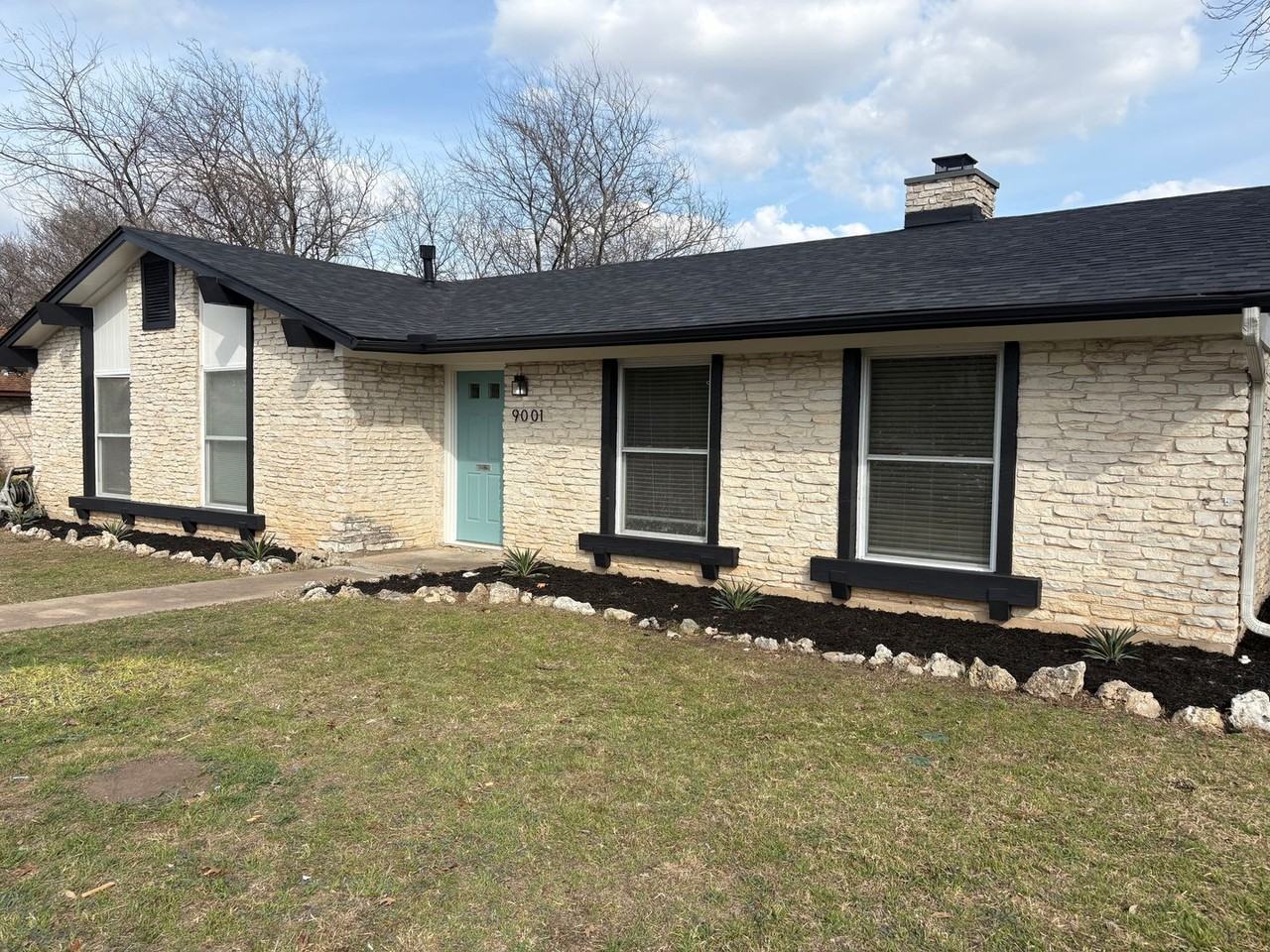 9001 W Pointer Ln - Photo 2 of 21