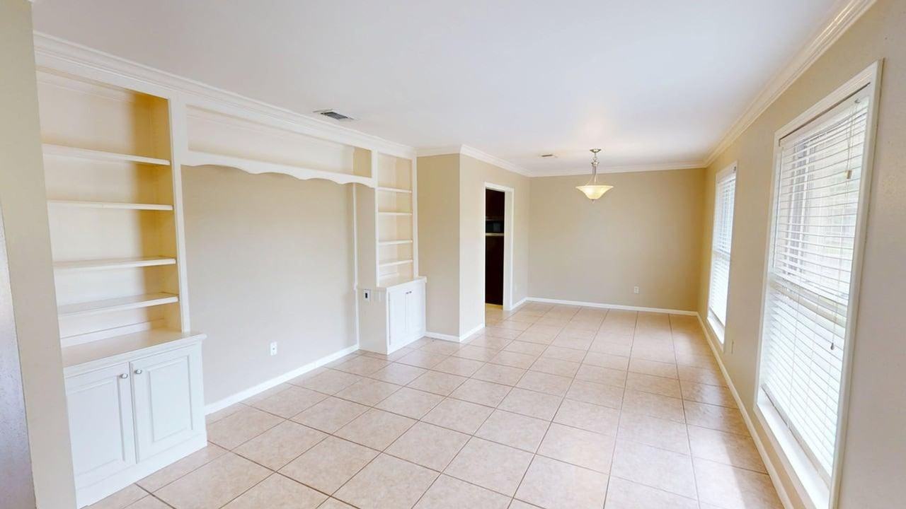 9001 W Pointer Ln - Photo 3 of 21