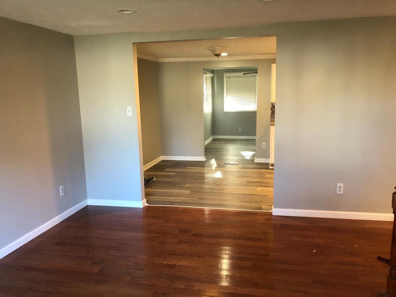 306 Gerrie Dr - Photo 4 of 12