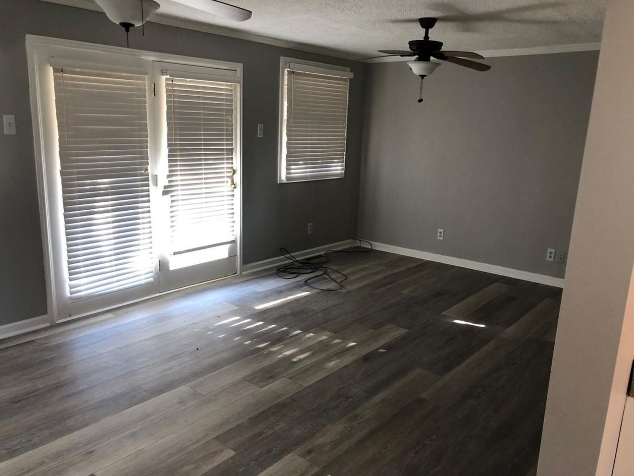 306 Gerrie Dr - Photo 5 of 12