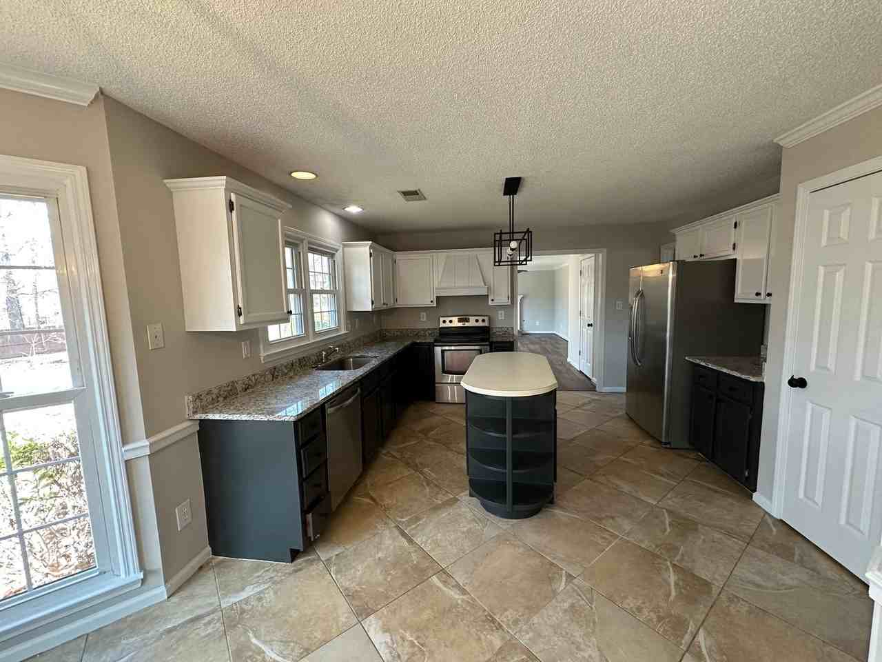 2881 Wynford Dr Sw - Photo 2 of 22