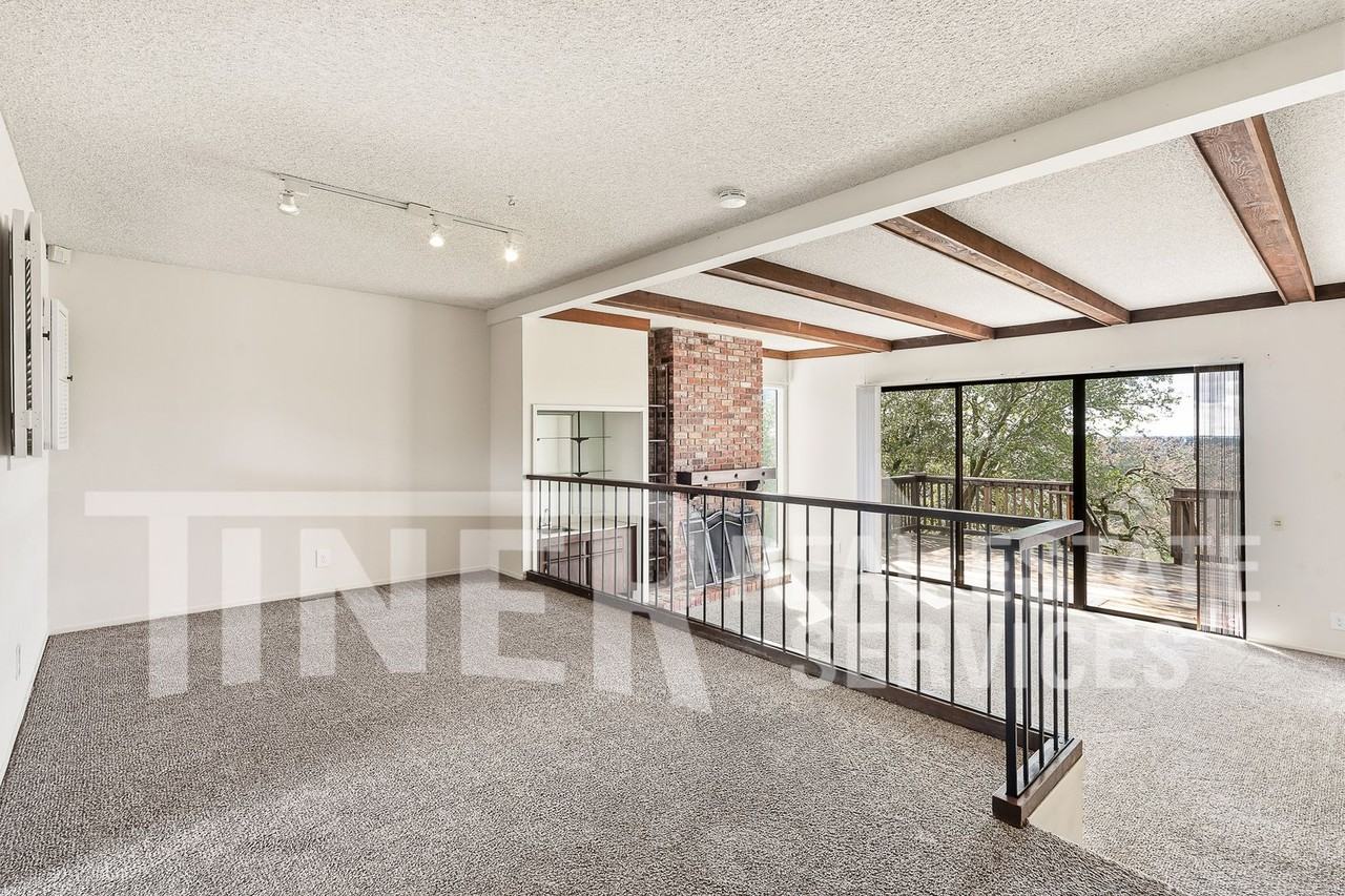 8704 Bluff Ln - Photo 6 of 27