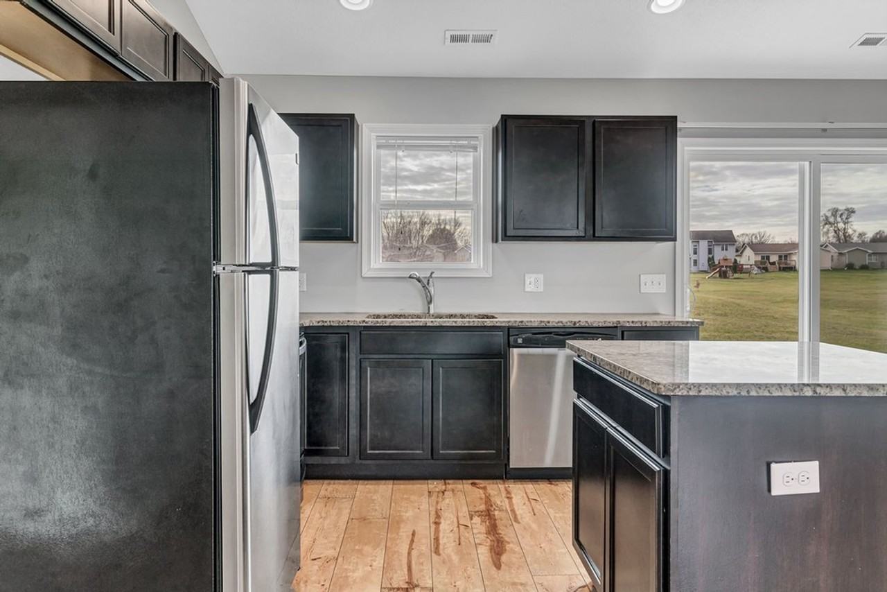 5814 Summerland Dr - Photo 6 of 12