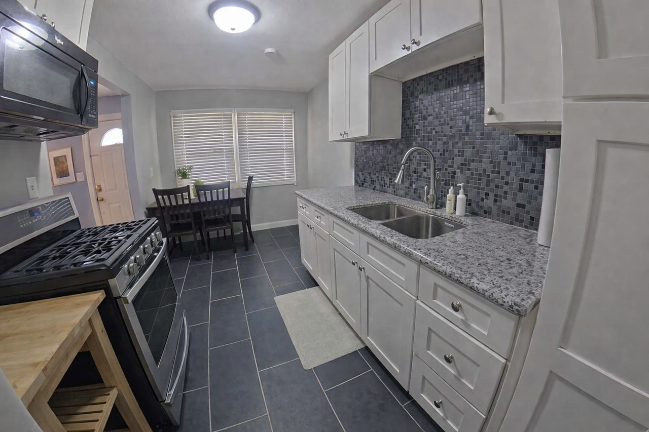 509 Moro St - Photo 3 of 8