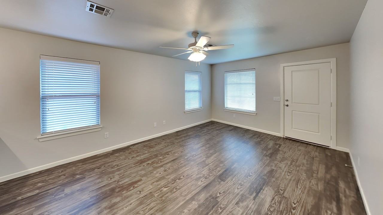 11529 Keystone Cir - Photo 6 of 16