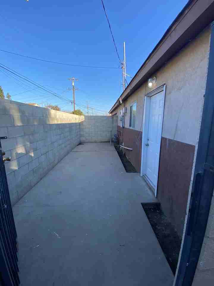 2012 1/2 Oregon St - Photo 5 of 34