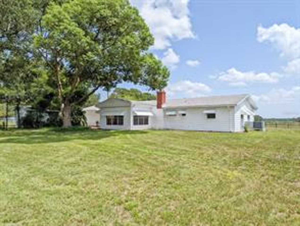 18110 Dorman Rd - Photo 3 of 25