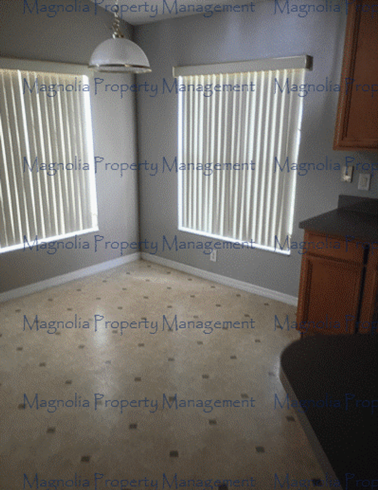 254 Hunt St - Photo 2 of 9