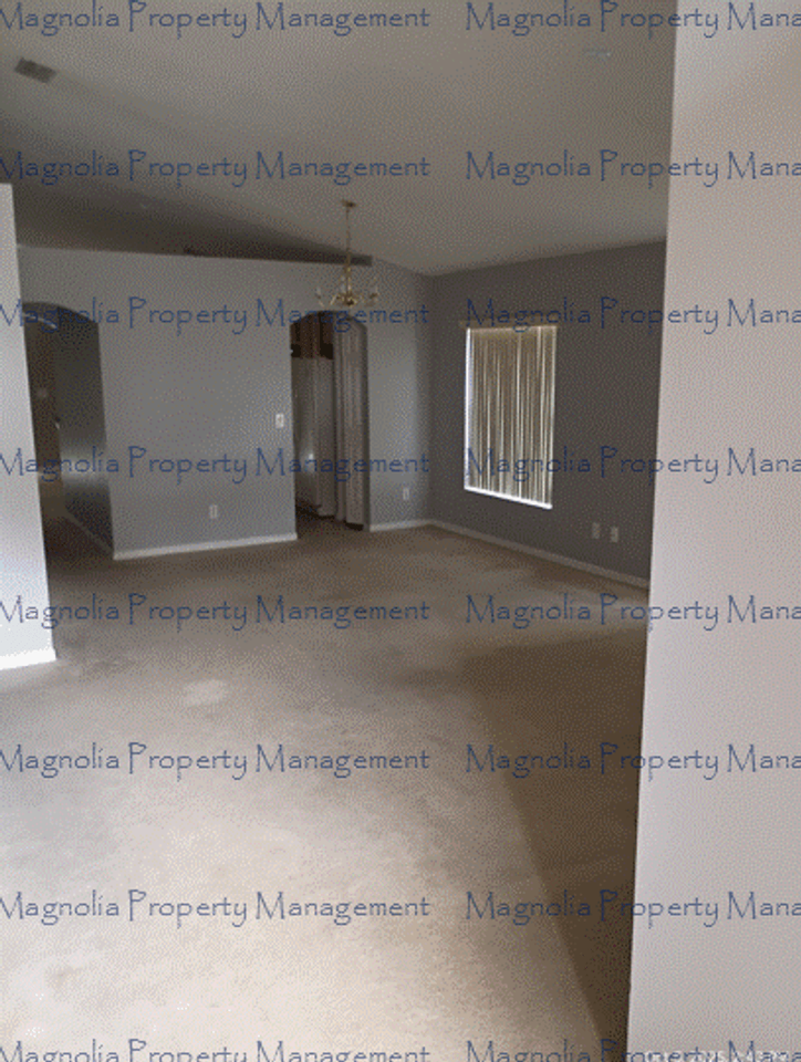 254 Hunt St - Photo 3 of 9