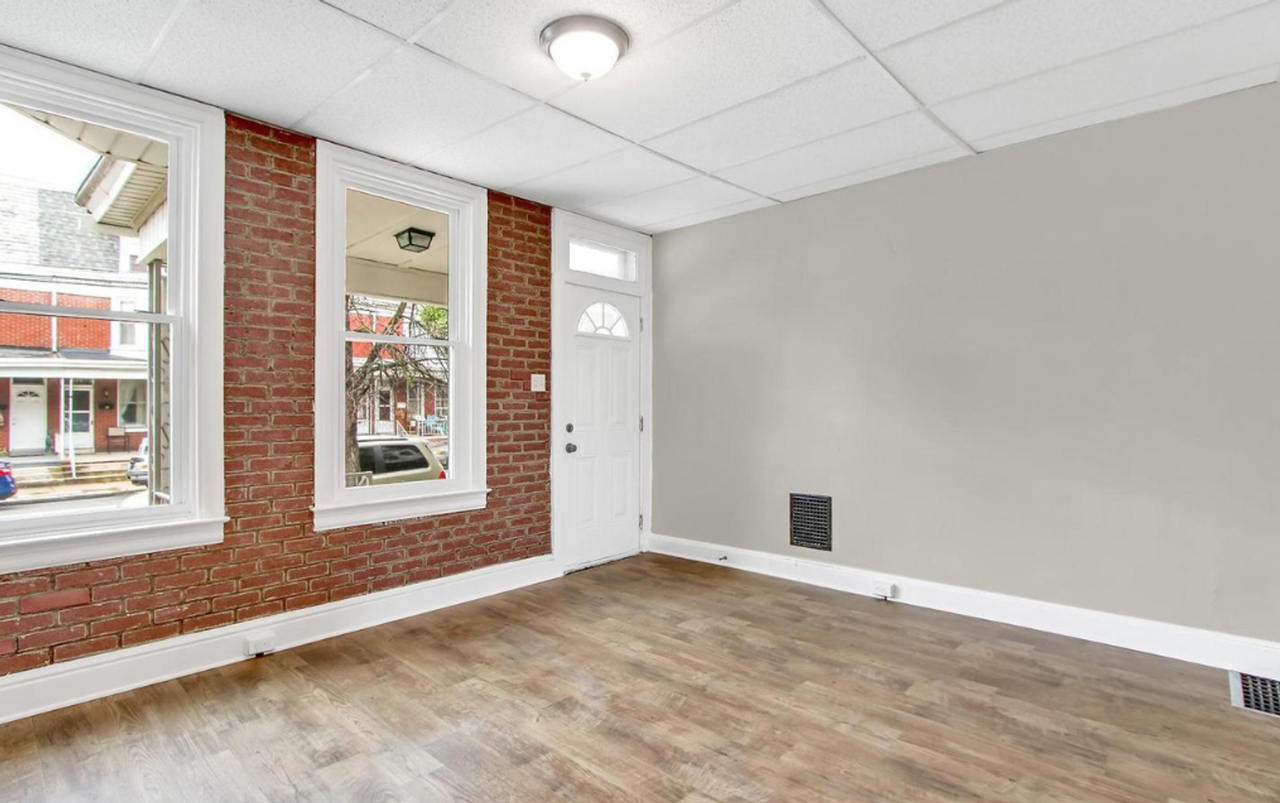 830 E Philadelphia St - Photo 3 of 26