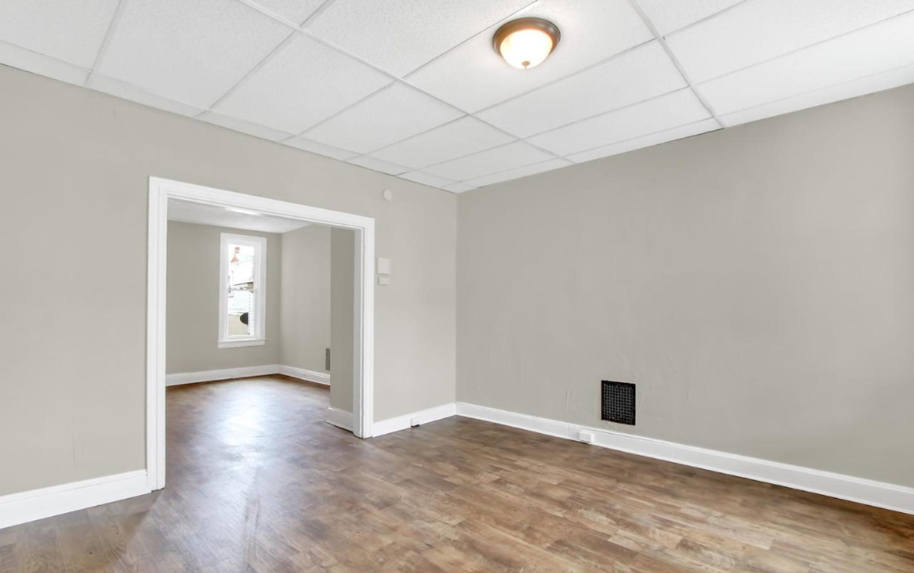 830 E Philadelphia St - Photo 4 of 26